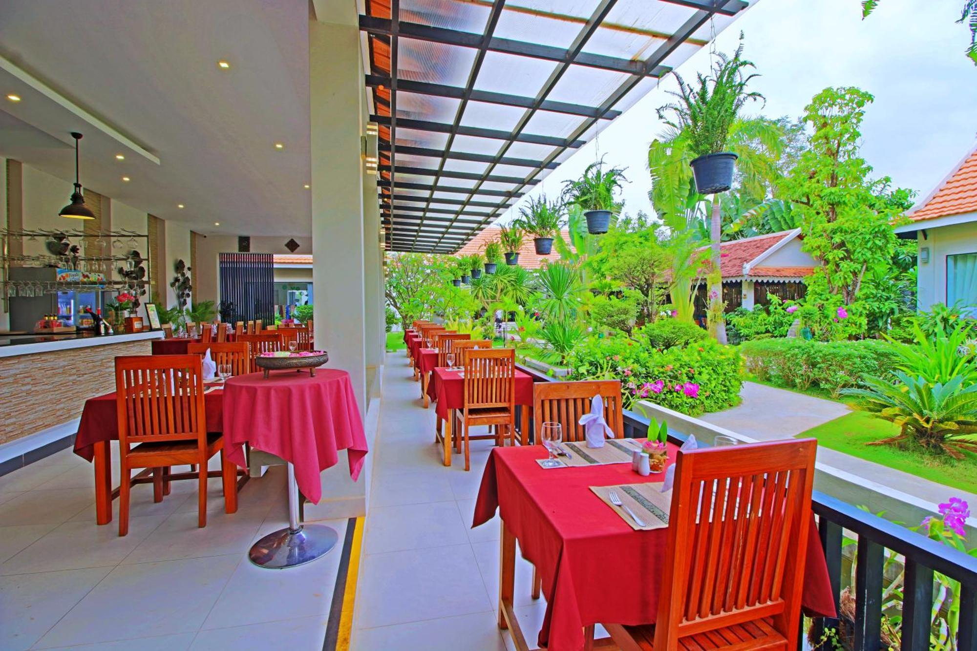 New Riverside Hotel Siem Reap Exterior photo